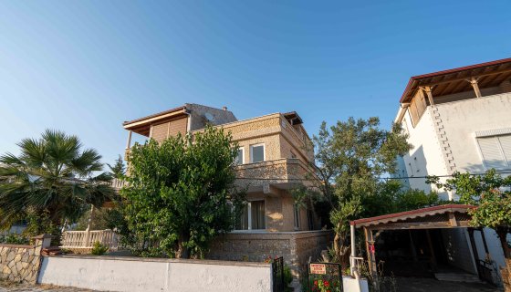 Sarımsaklı Taşlı Villa 